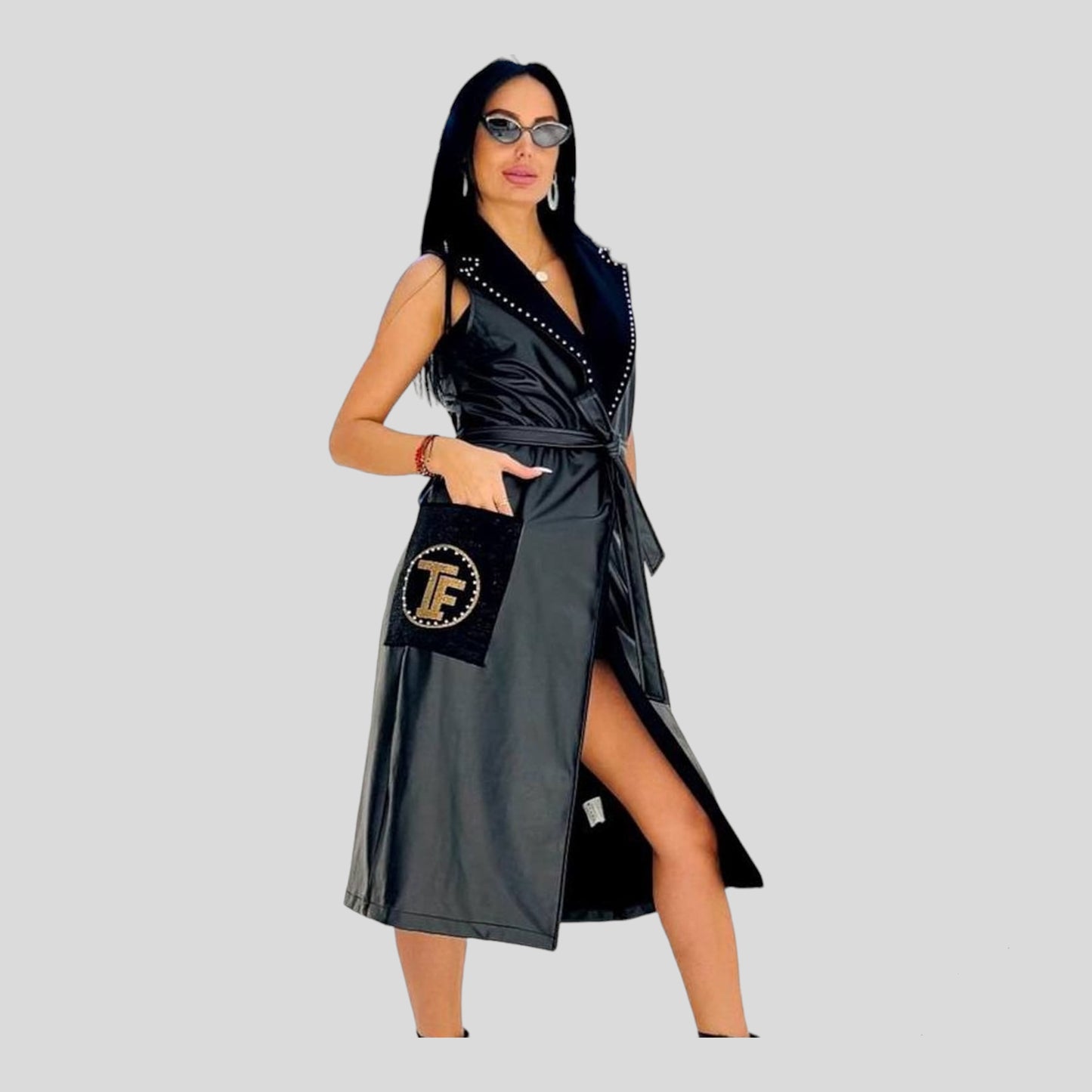 Women's Elegant Sleeveless Long Leather Jacket with Studded Details