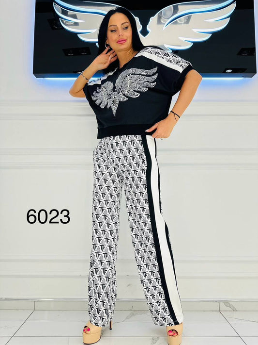 Ladies tracksuit set